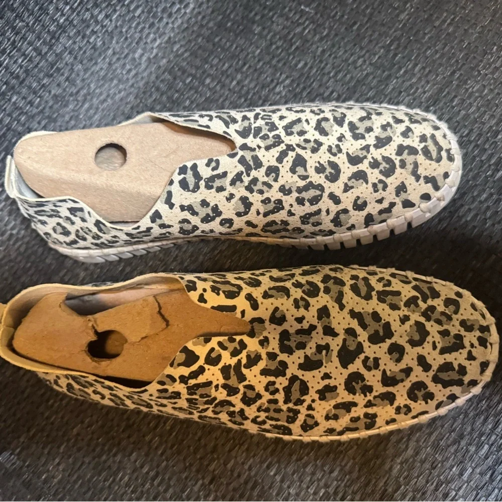 Ilse Jacobsen Black and Cream Leopard Flats - Picture 3 of 9